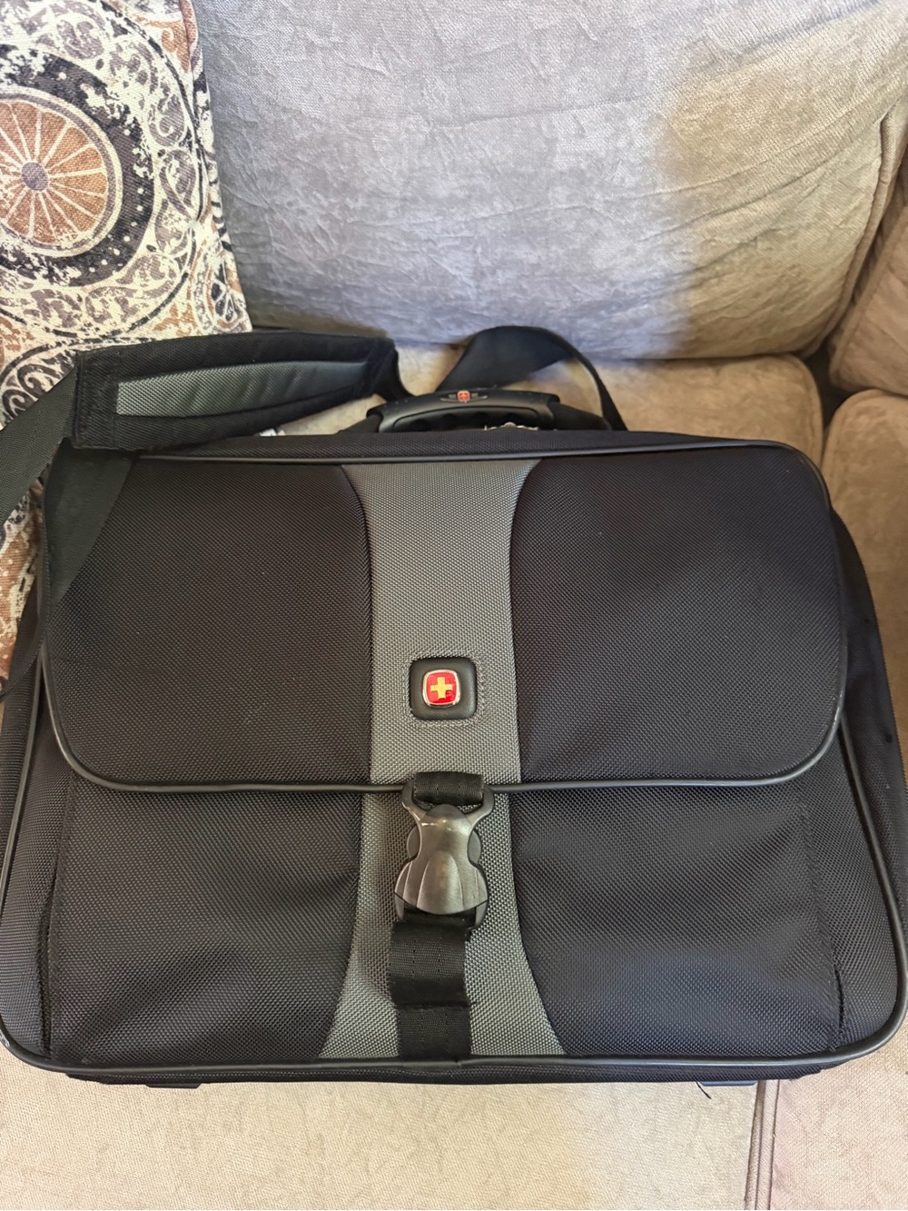 Wenger Black and Gray Laptop Briefcase with Swiss Shield
